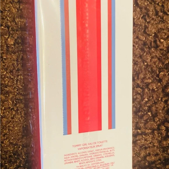 Tommy Hilfiger Red Box Packaging - Picture 3 of 5